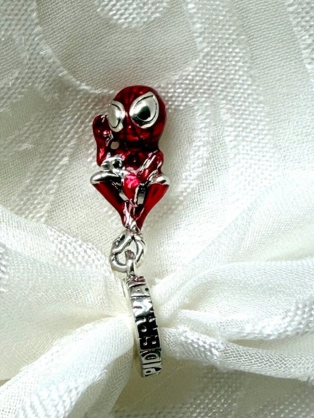 🕷️✨ NWOT SpiderMan Avengers Dangle Charm ❤️💙